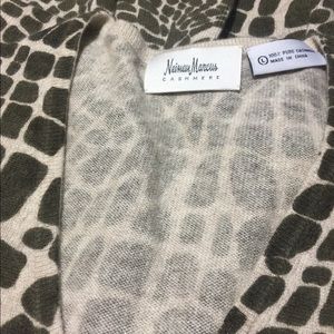 Leopard print cashmere v neck sweater